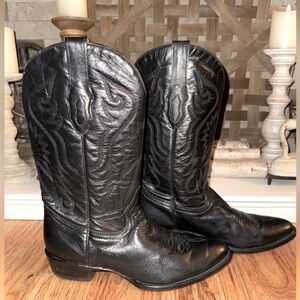 Corral Genuine Goat Skin Leather cowboy boots. GREAT EMBROIDERY Size 10 D VGUC.